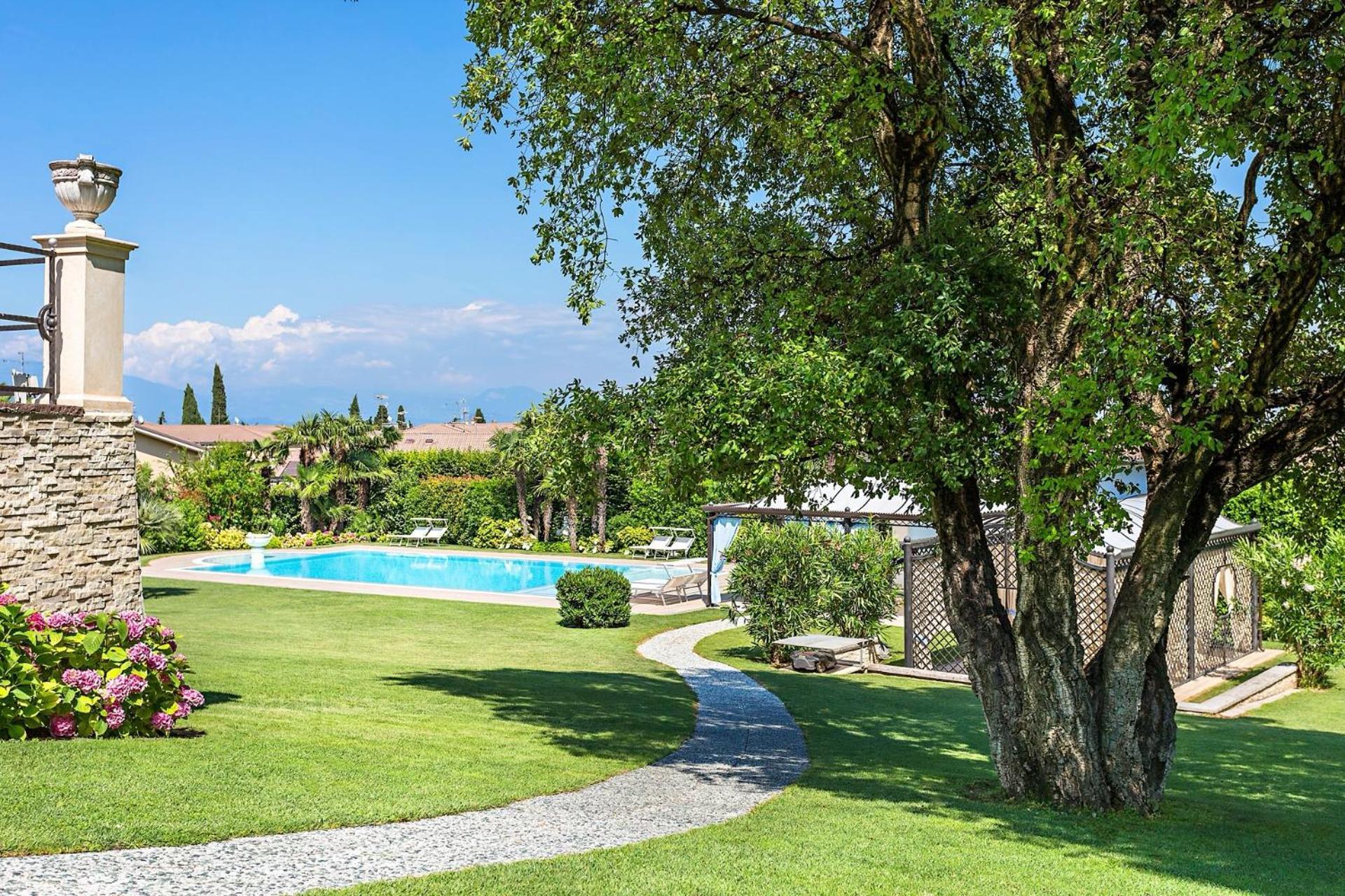 Villa Angela - Italian Homing Desenzano del Garda Eksteriør billede